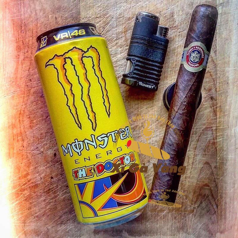 Xì gà có vị ngọt hơn khi thưởng thức cùng nước tăng lực